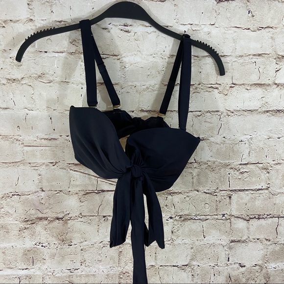 Coco Reef Other - Black swim top Coco reef bra size 32/34 D